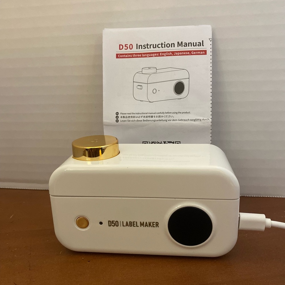 White and Gold D50 Label Maker